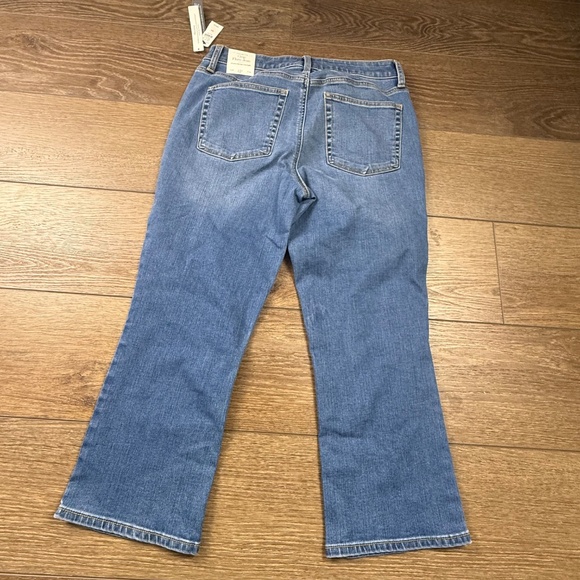 Talbots High-Rise Crop Flare Jeans 6 PETITE, New with Tags, Denim, Everyday Fall - Picture 11 of 13